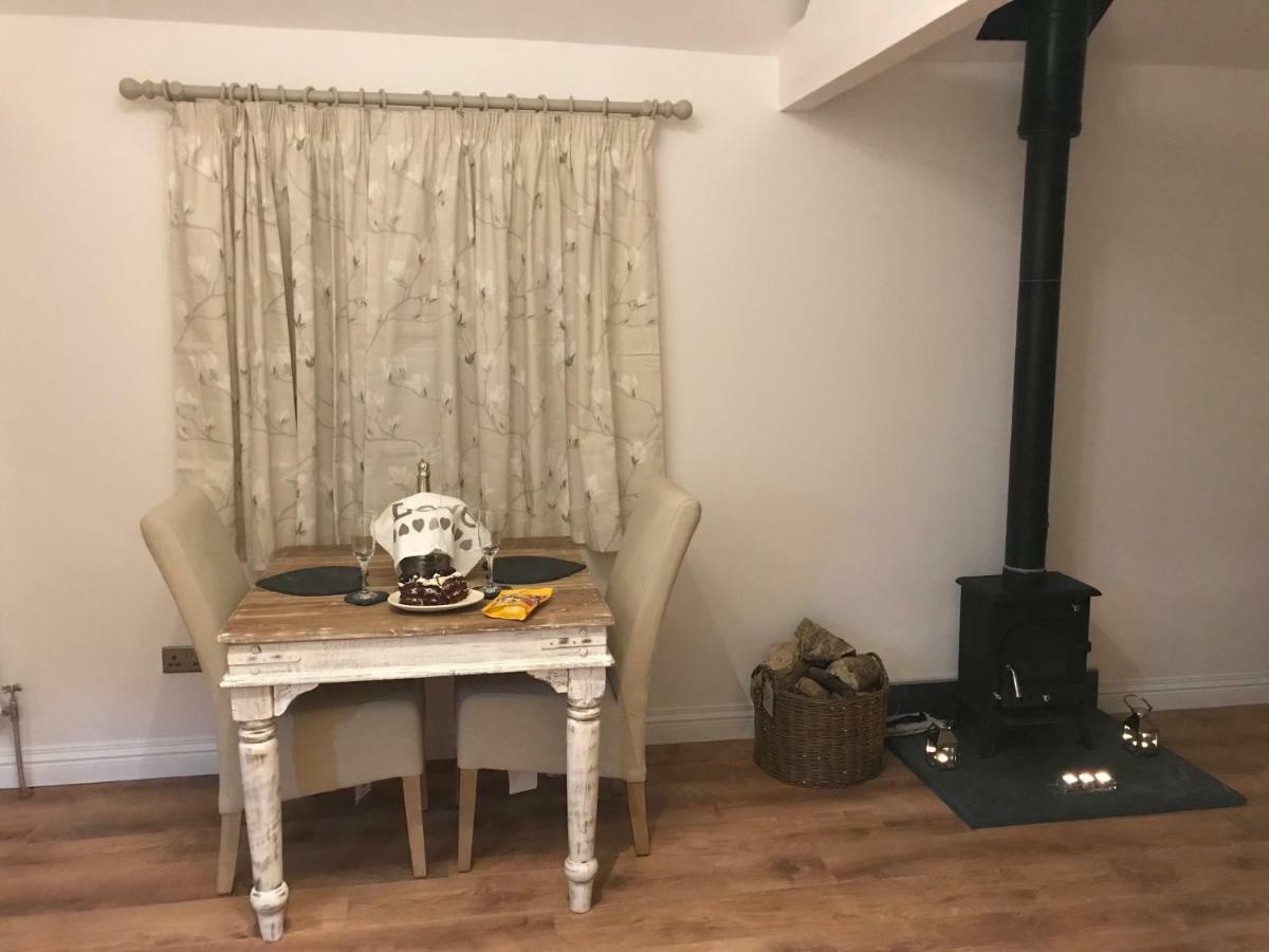 Thrush Nest Cottages - Wren Cottage Sleeps 4, 2 Bedrooms & Stable Cottage Sleeps 2, 1 Bedroom York Exterior foto