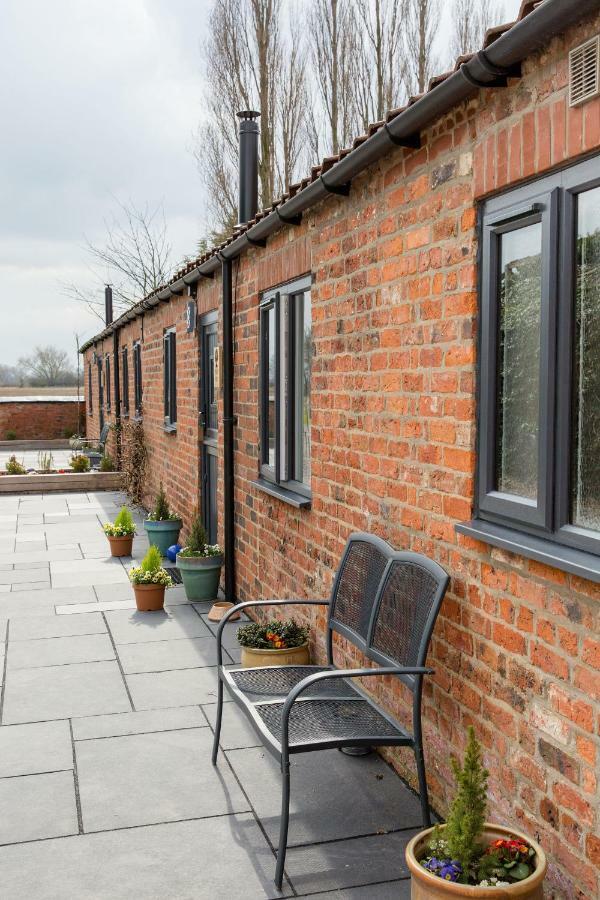 Thrush Nest Cottages - Wren Cottage Sleeps 4, 2 Bedrooms & Stable Cottage Sleeps 2, 1 Bedroom York Exterior foto